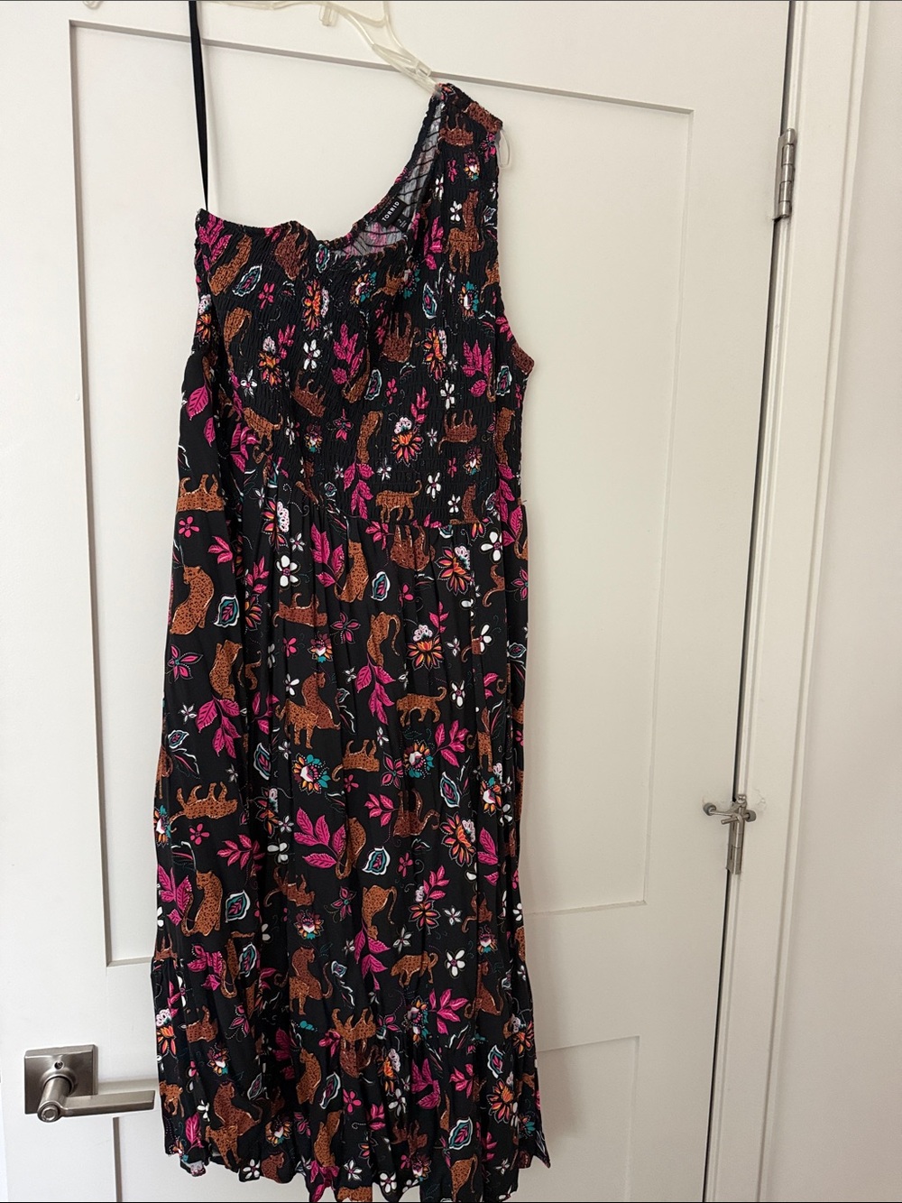 Torrid. 2x.  NWT. Smocked. One-Shoulder Black Floral Sundress with Pink & Brown